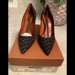 NIB Missoni Pointed Toe Pumps. Made in Italy.